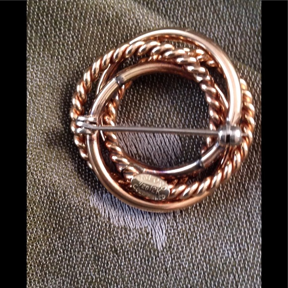 TAYLORD 1/20th 12KT gold-filled Brooch - Picture 2 of 3